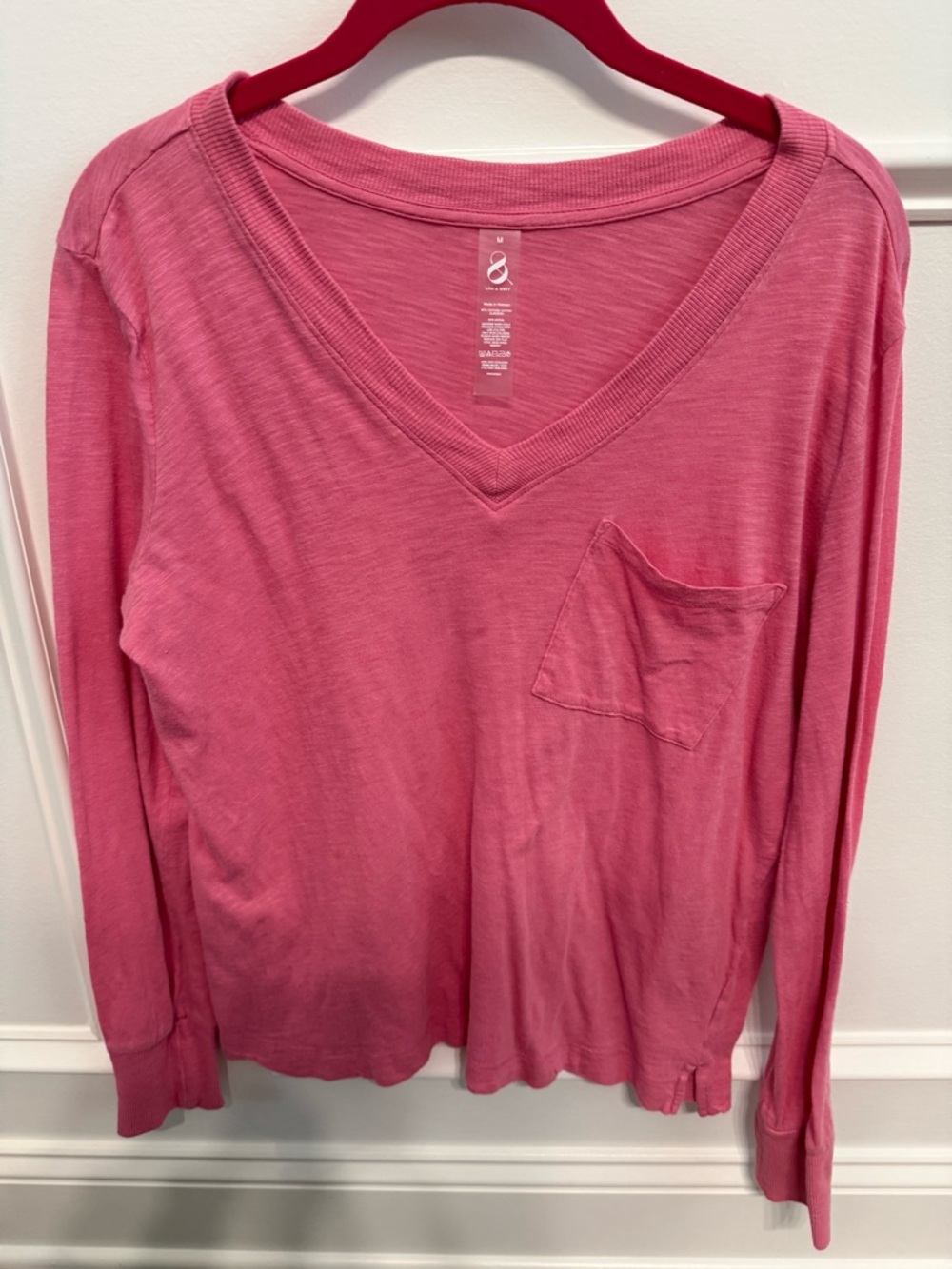 Lou & Grey V-Neck Long Sleeve Tee in Rose Pink